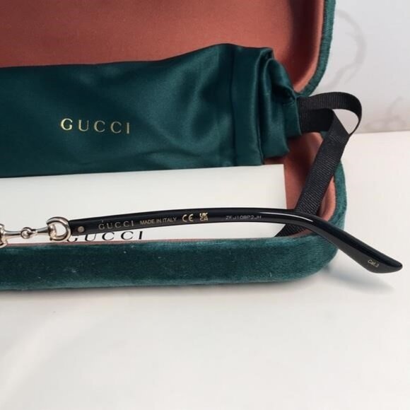 New Authentic Gucci GG0890SA 001 Black Oversized Sunglasses - Picture 12 of 13